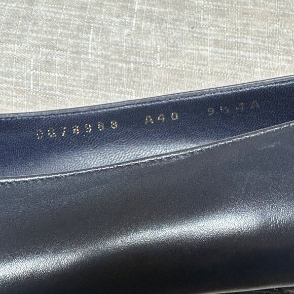 Salvatore Ferragamo Navy Blue Leather Heels Women’s Size 9.5 4A Narrow Italian - Picture 8 of 10